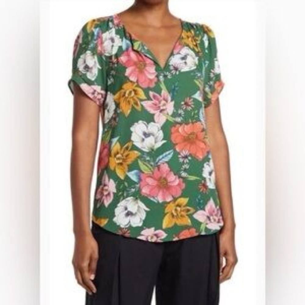 DR2 green floral short sleeve blouse